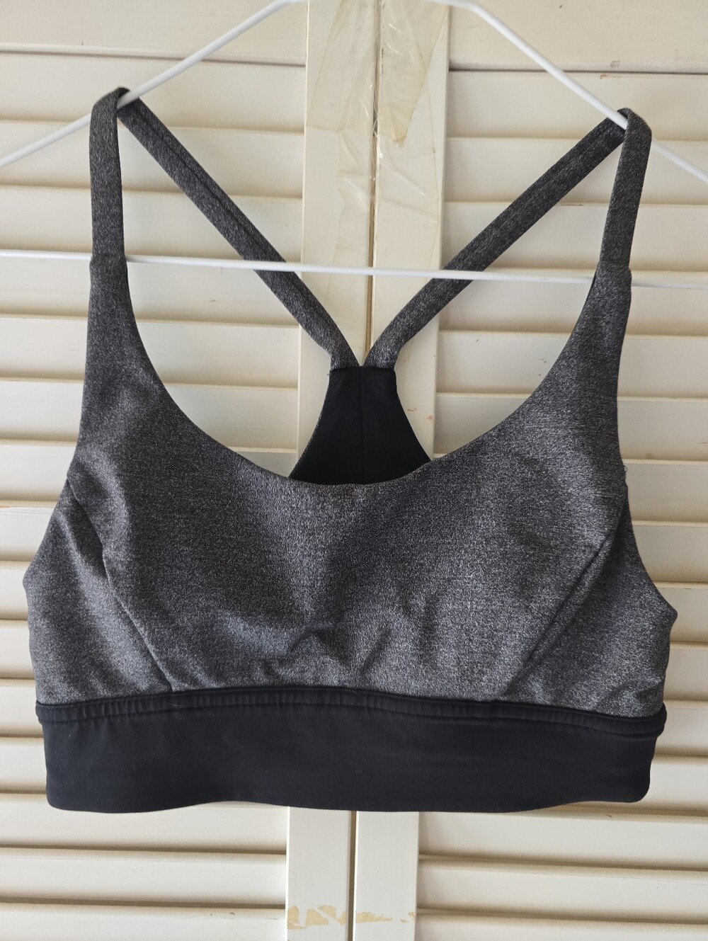Lululemon Grey Sports Bra Racerback Size 2 NWOT